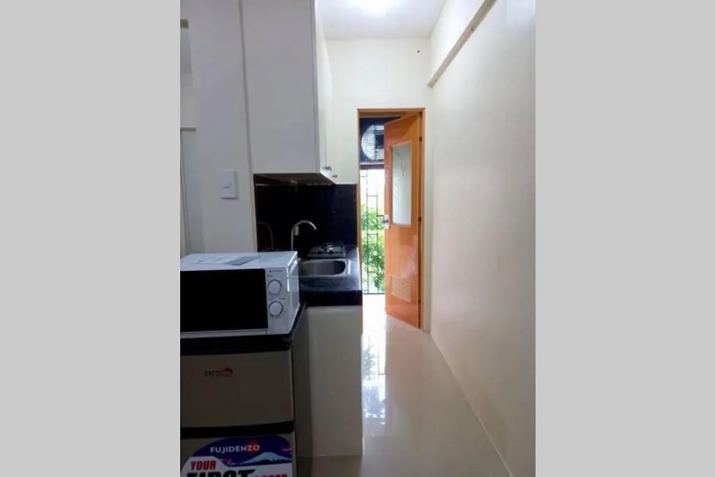 Trendy 1-Bedroom Condo Malabanias Angeles Filipiny